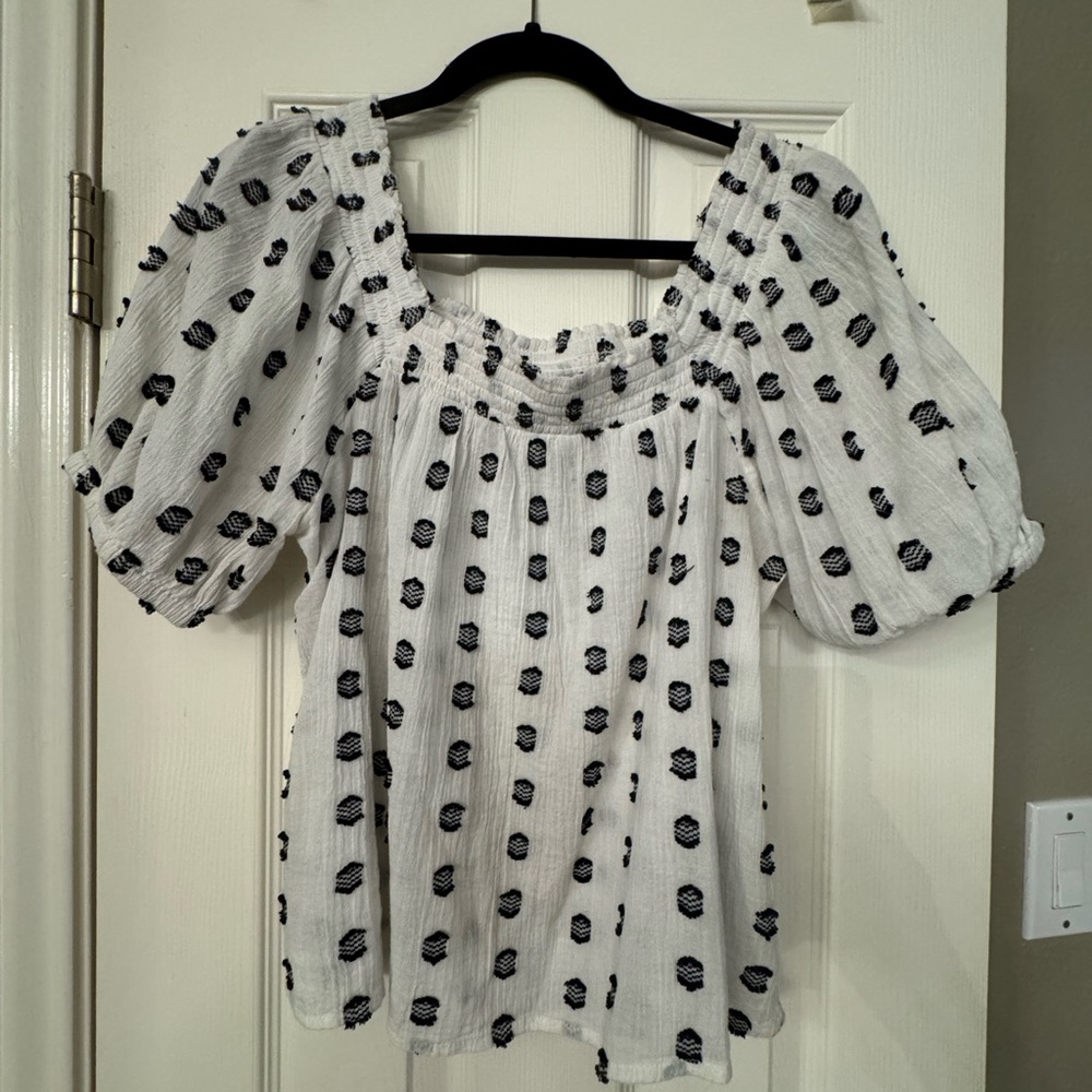 Faith & Zoe Black and White Textured Blouse